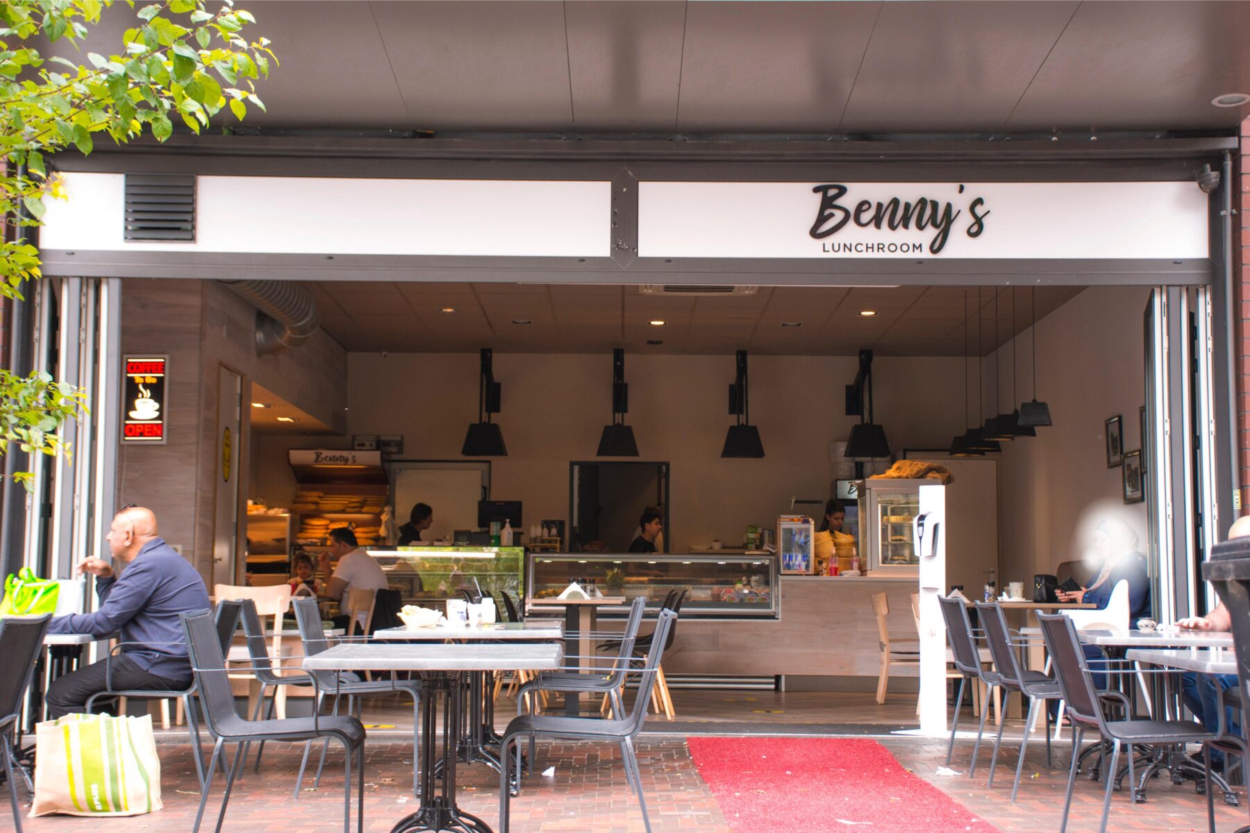 Benny's Lunchroom aan het Waterlandplein